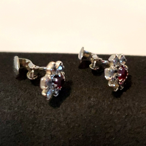VTG Earrings Ruby Rhinestone Starburst Snowflake Clipon Christmas Valentine's - Picture 13 of 17